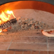 Echter Holzofen mit Holz von Marti Hans